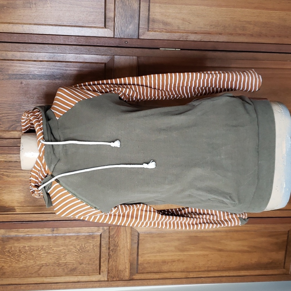 AMPERSAND AVENUE Doublehood Sweatshirt Sz S